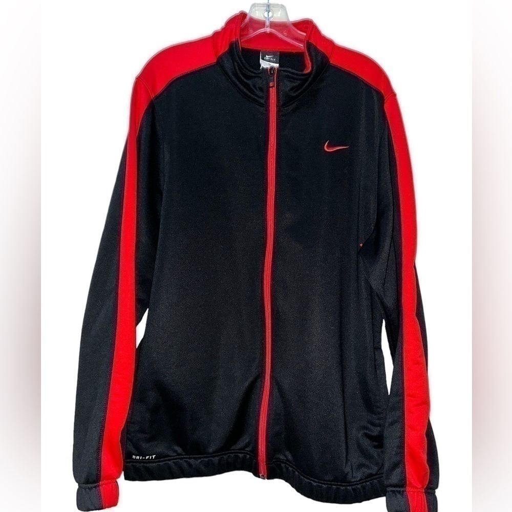 Vintage Nike Swoosh Black Red White Chicago Bulls Colors Full Size Jacke…